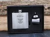 Coffret cadeau flasque inox et génépi, 2 verres et un entonnoir Coffret cadeau flasque inox et génépi, 2 verres et un entonnoir