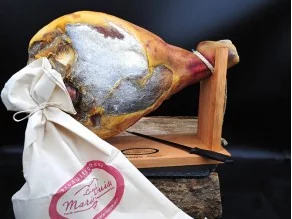 jambon cru avec os support et sac