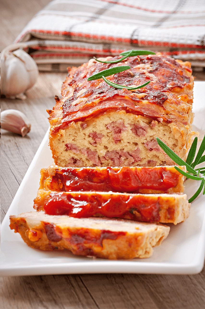 Cake au saucisson de Savoie et aux lardons